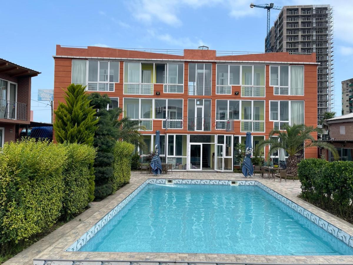 Hotel Buta 巴统 外观 照片