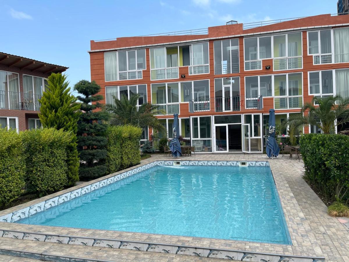 Hotel Buta 巴统 外观 照片