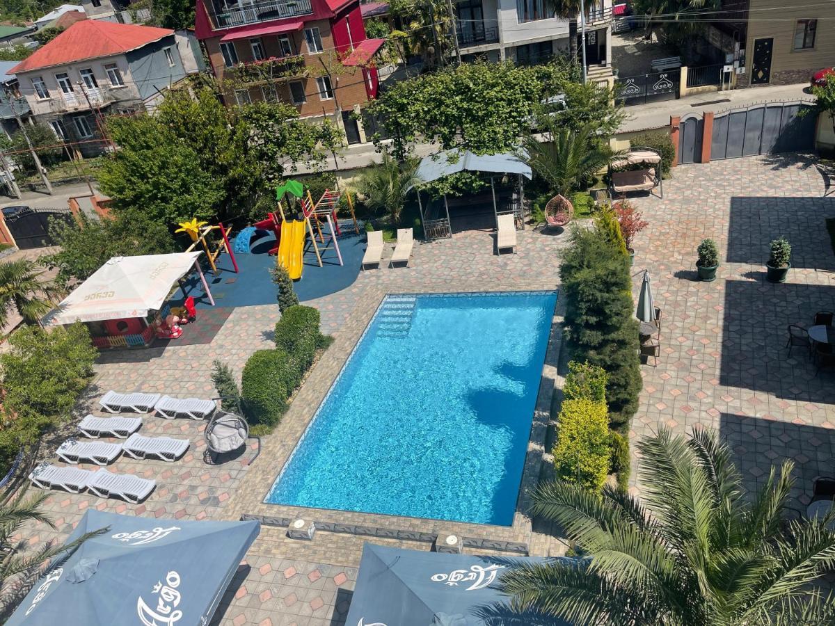 Hotel Buta 巴统 外观 照片
