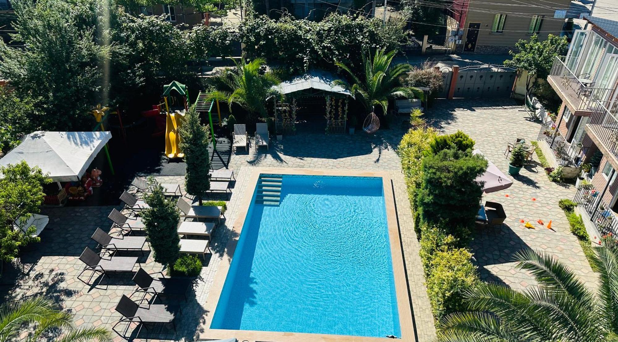 Hotel Buta 巴统 外观 照片