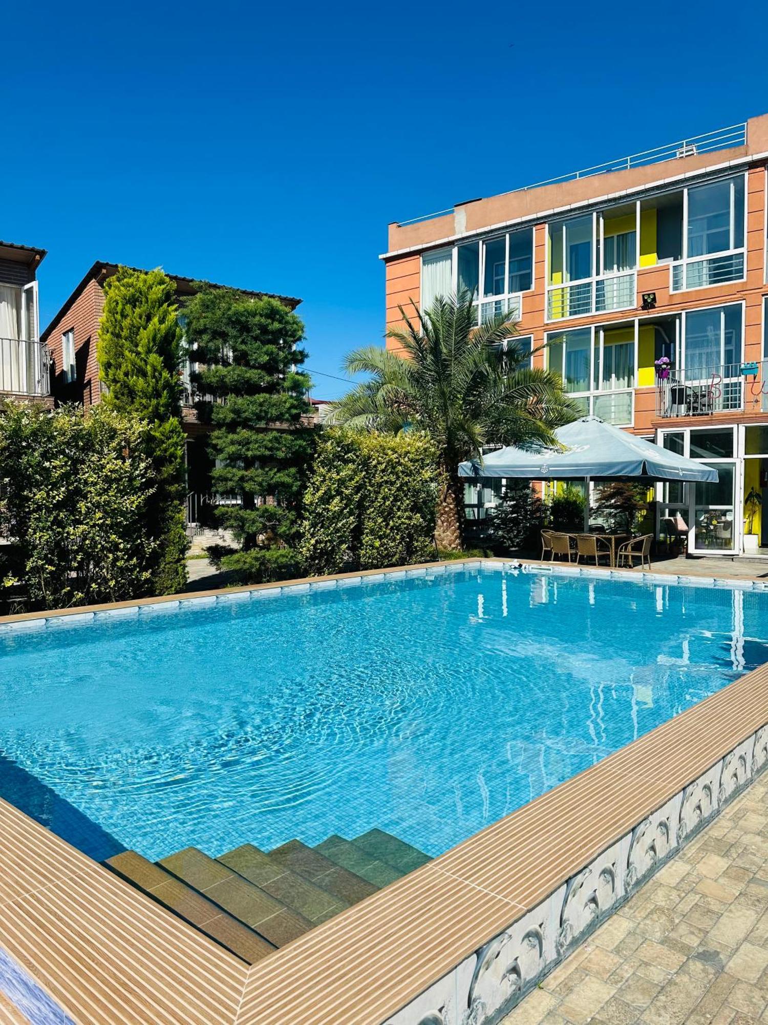 Hotel Buta 巴统 外观 照片