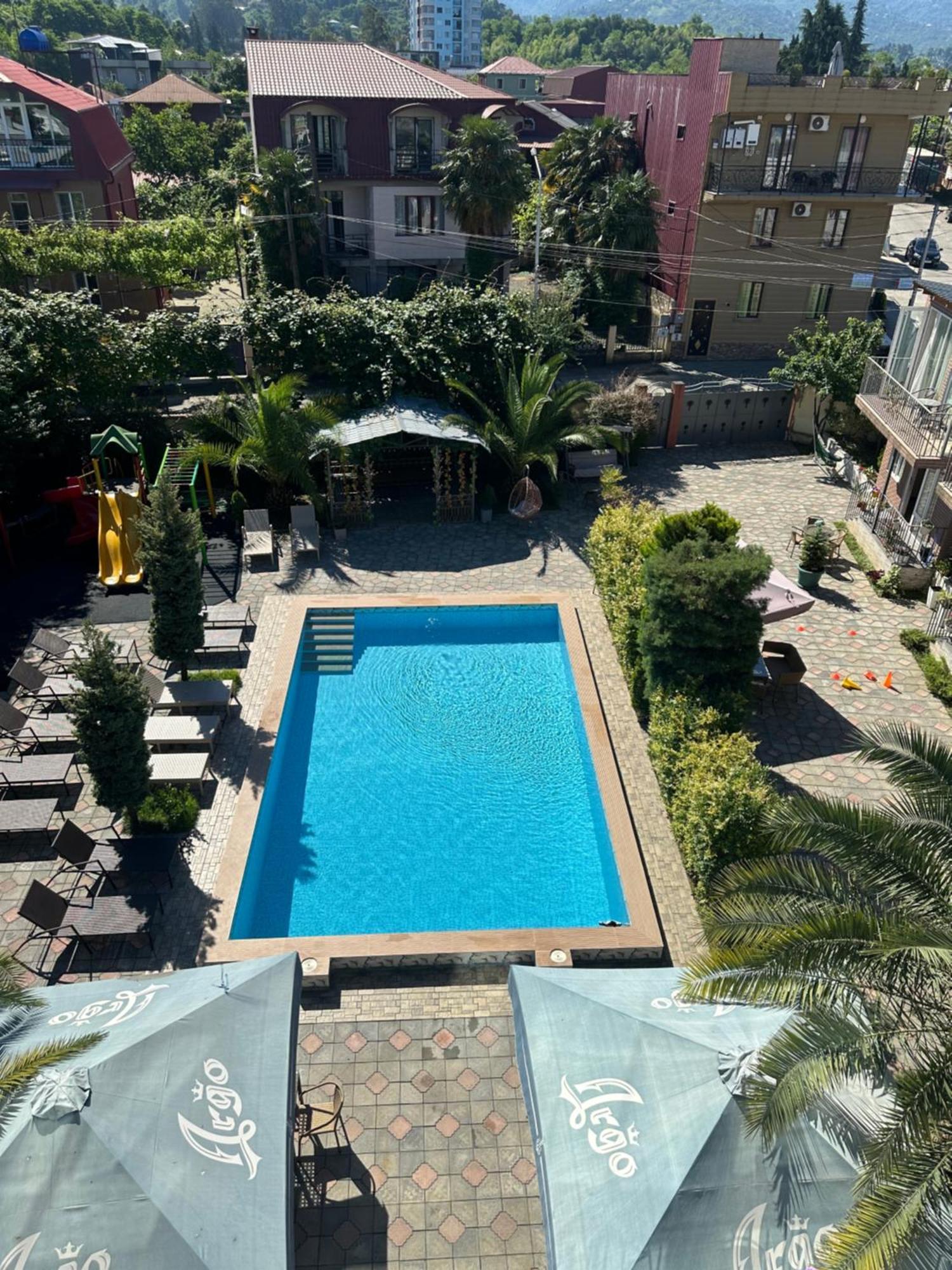 Hotel Buta 巴统 外观 照片