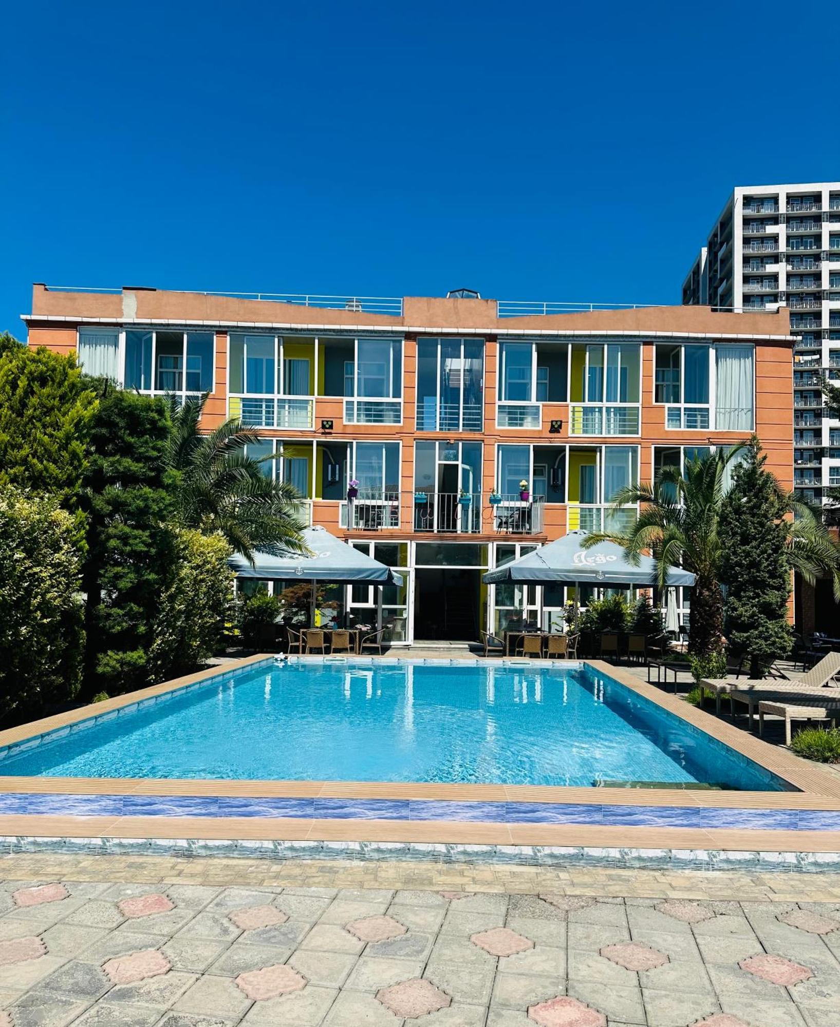Hotel Buta 巴统 外观 照片