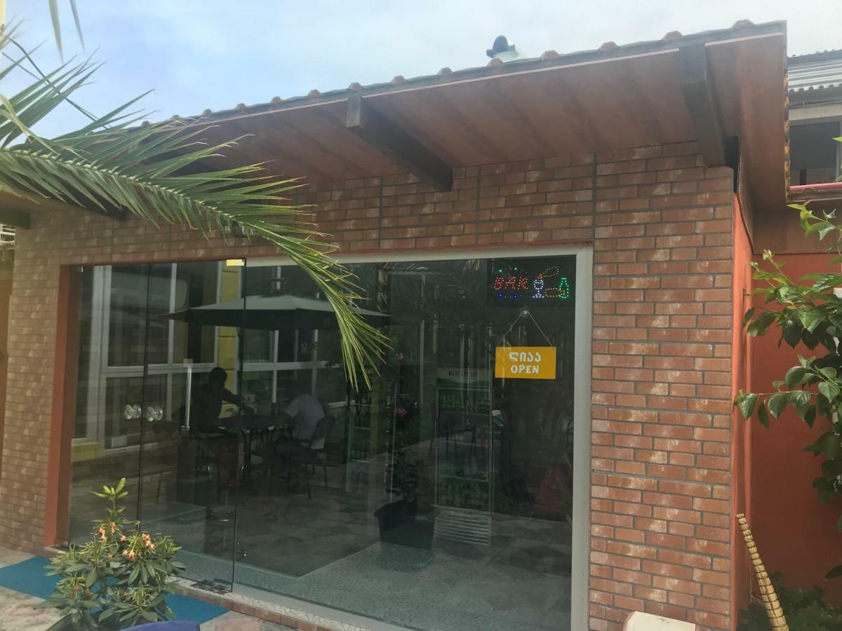 Hotel Buta 巴统 外观 照片